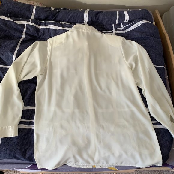 Ivory Blouse - Picture 4 of 4